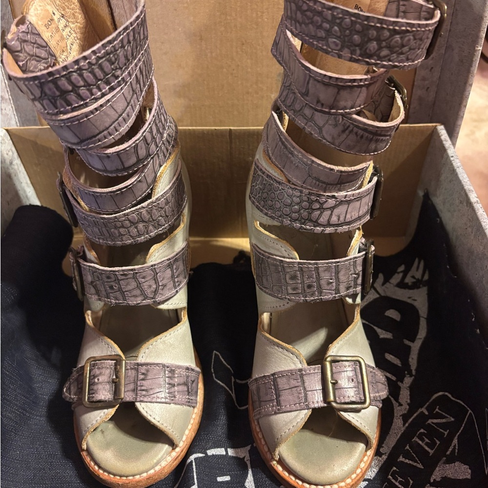 Freebird Women's Multi-Strap Sandals - Bond in Ice Multi 🦄